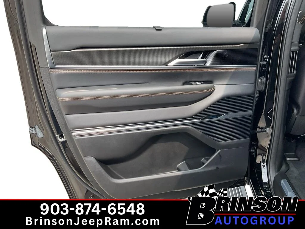 New 2026 High Gloss Black Jeep Summit Reserve image 7