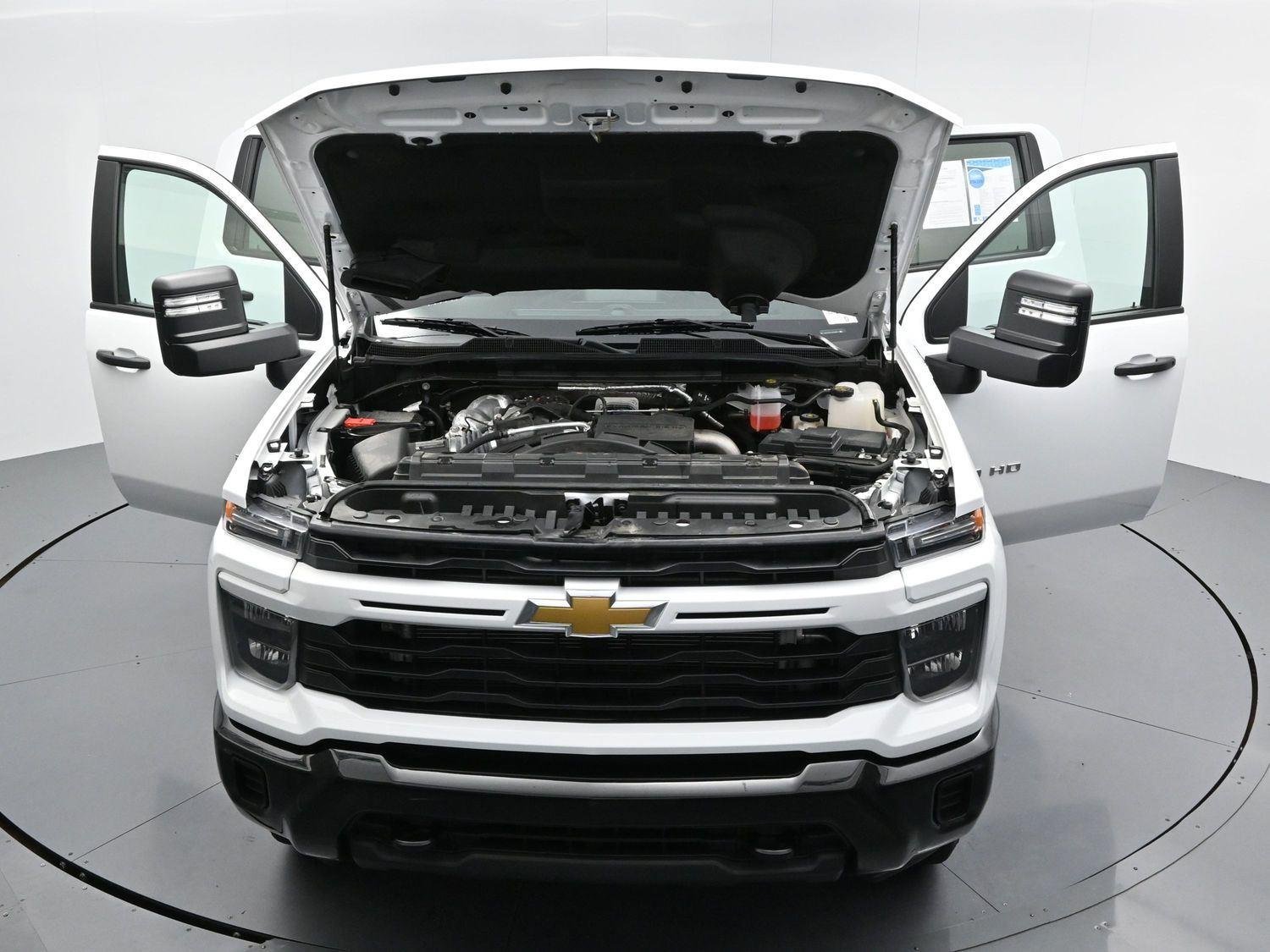 Used 2024 Summit White Chevrolet Custom image 41