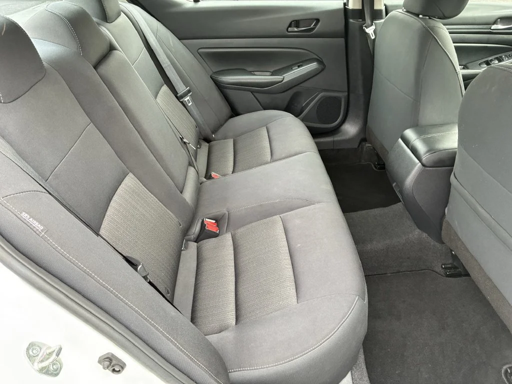 Used 2025 White Nissan 2.5 SV image 22