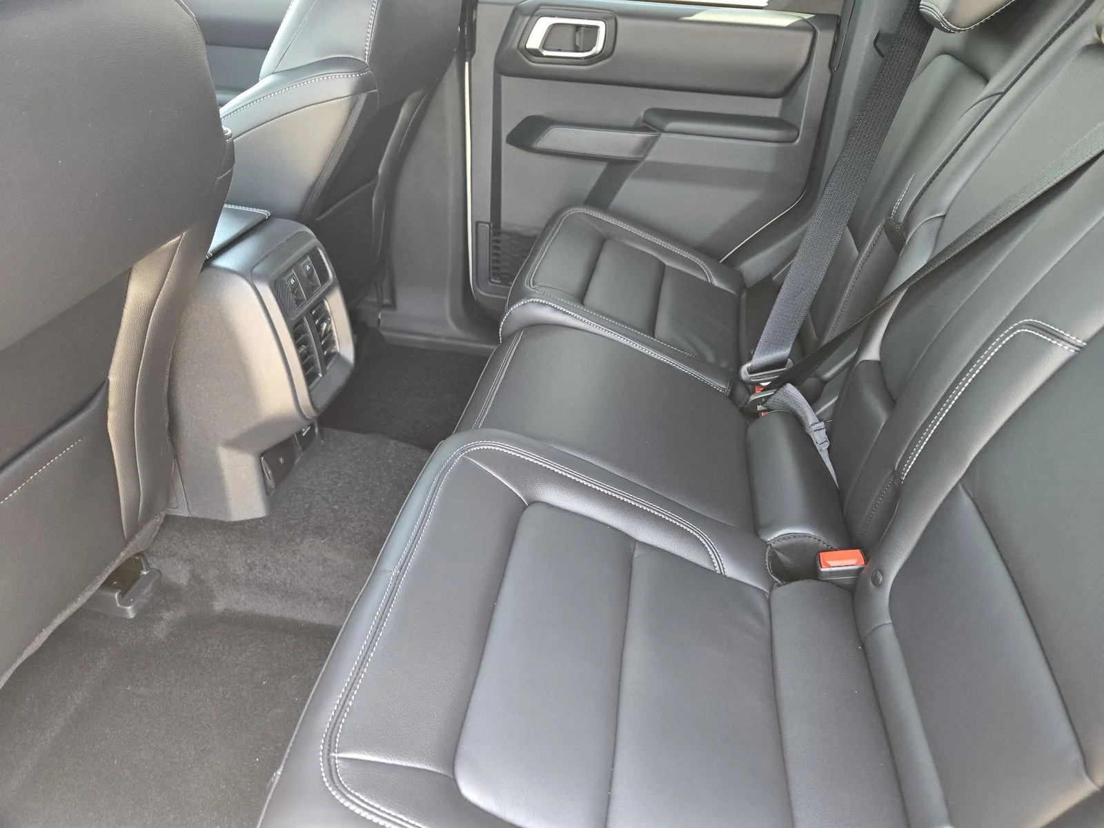 New 2026 Desert Sand Ford Outer Banks® image 18
