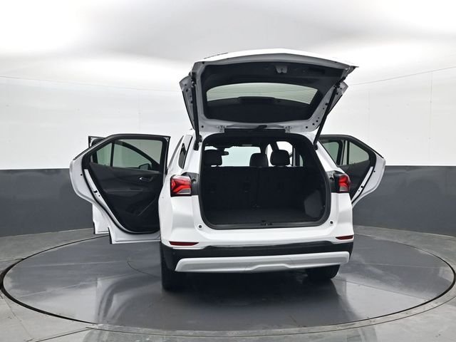 Used 2023 White Chevrolet RS image 32