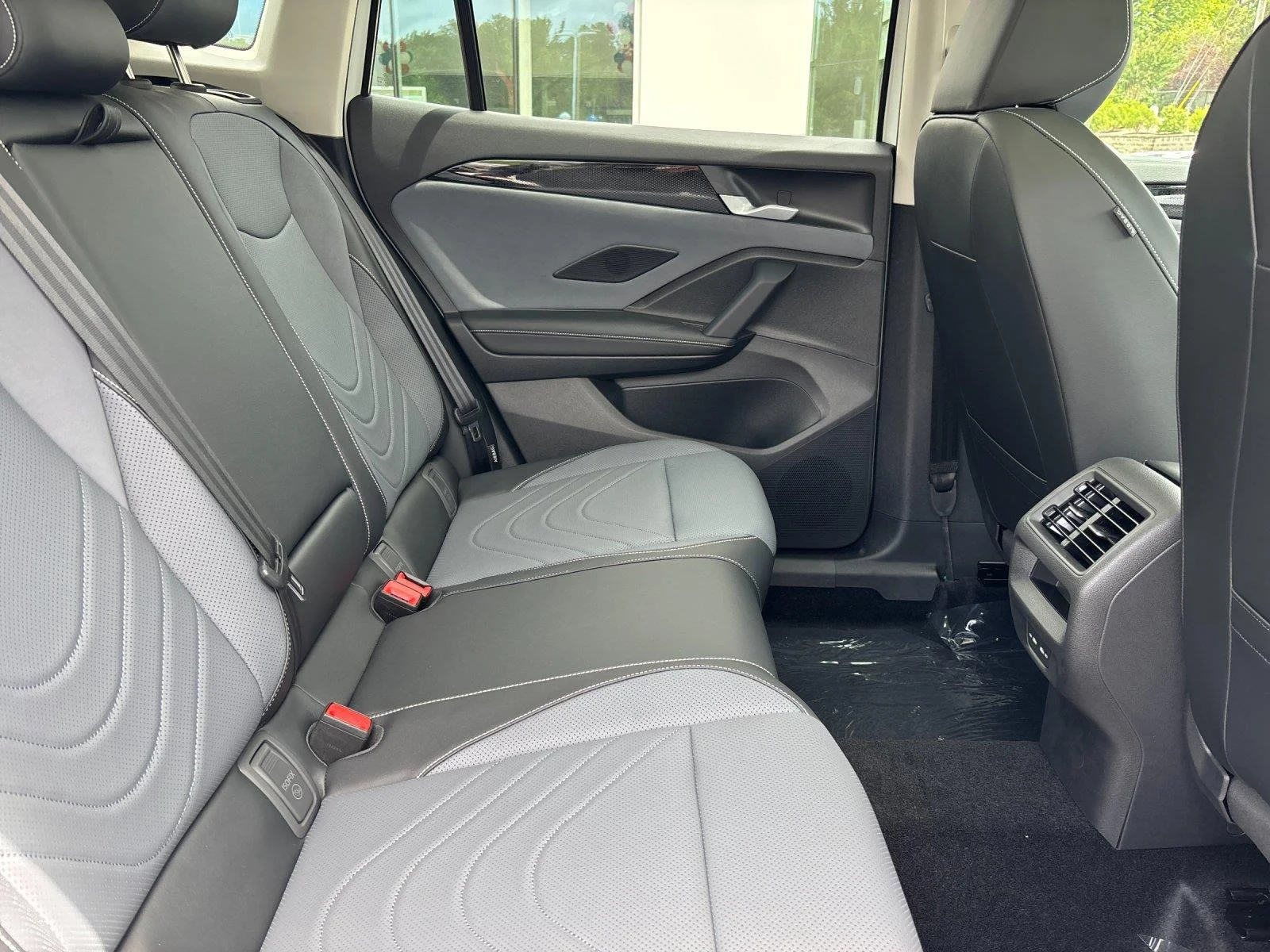 New 2026  Volkswagen SE image 36