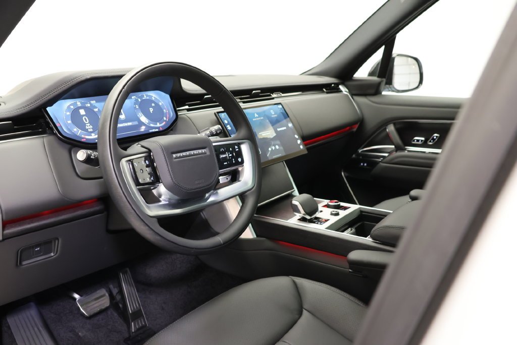 New 2027 Fuji White Land Rover SE image 28