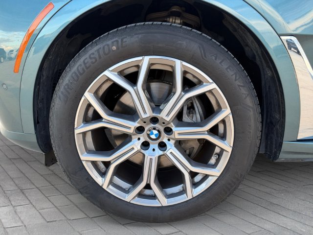 Used 2026 Blue BMW xDrive40i image 9