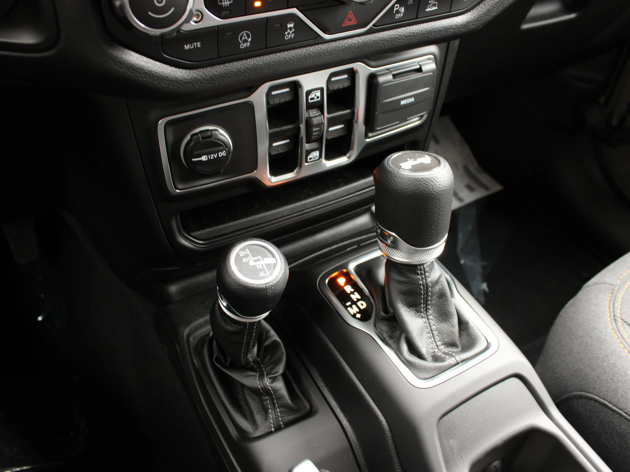 Used 2025 41 Jeep Sport S* 4 Door 4x4, Alpine Audio, Safety Group, Remote Start, Heated Seats image 21