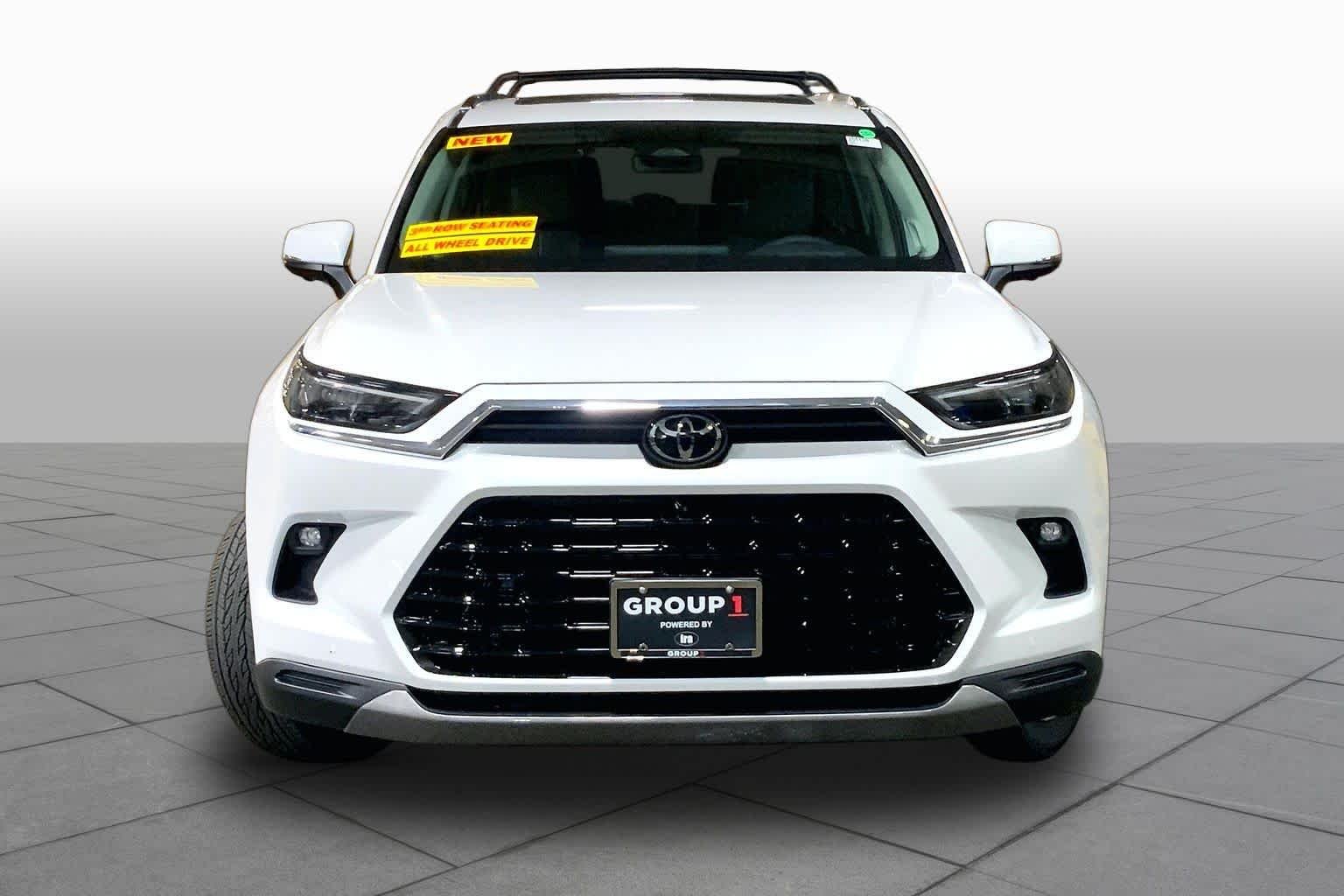 New 2026 Wind Chill Pearl Toyota Platinum image 3