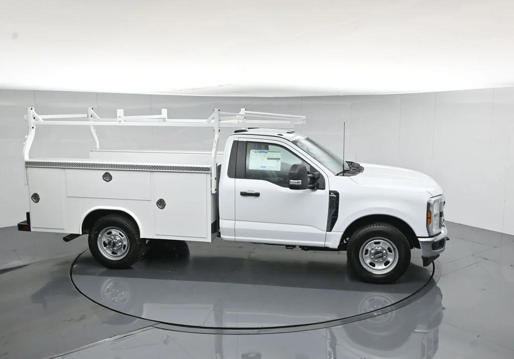New 2026 Oxford White Ford XL image 55