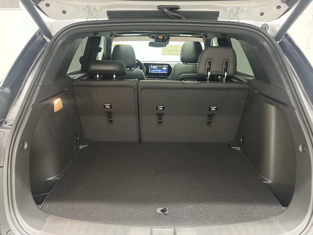 New 2026 Mosaic Black Metallic Chevrolet ACTIV image 11