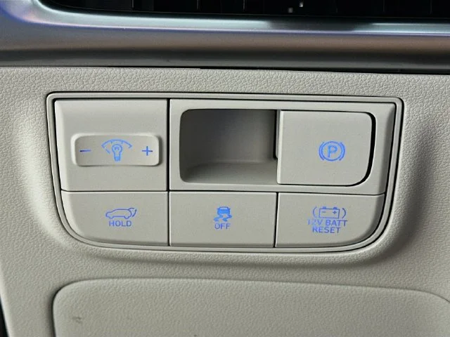 New 2026 Hyundai TUCSON HYBRID SEL