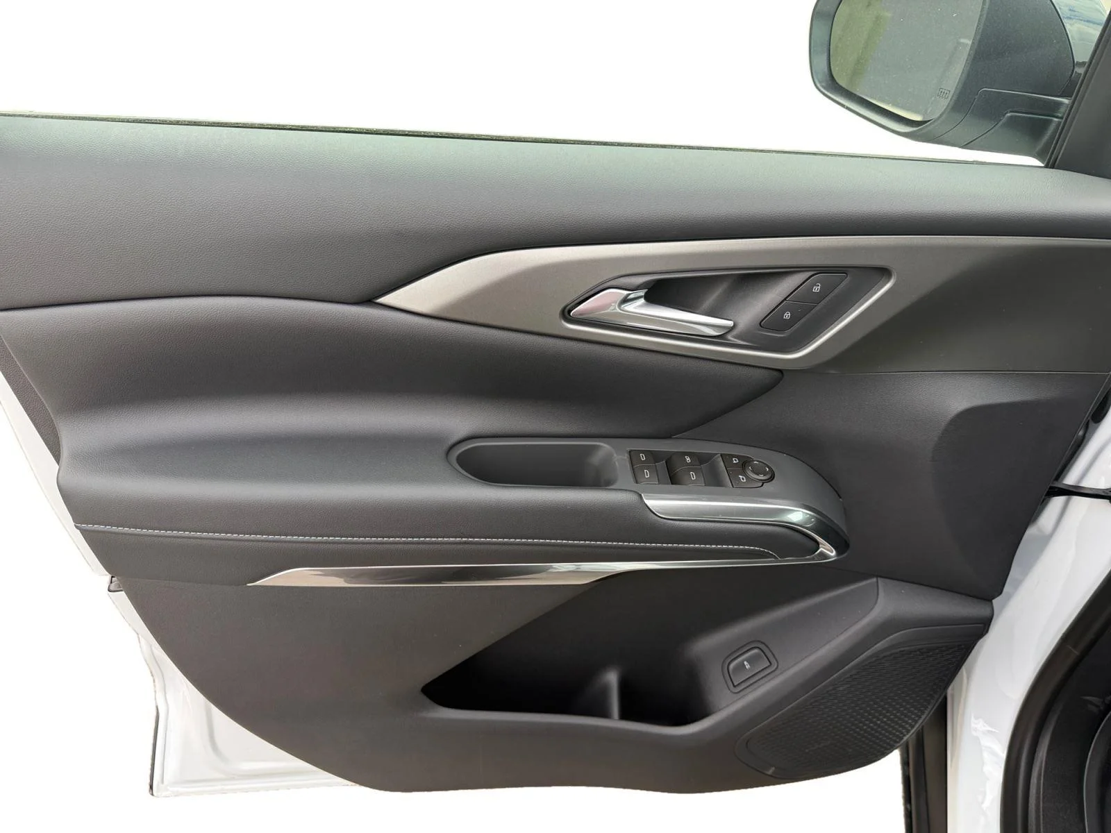 New 2026 Summit White Chevrolet LT image 9
