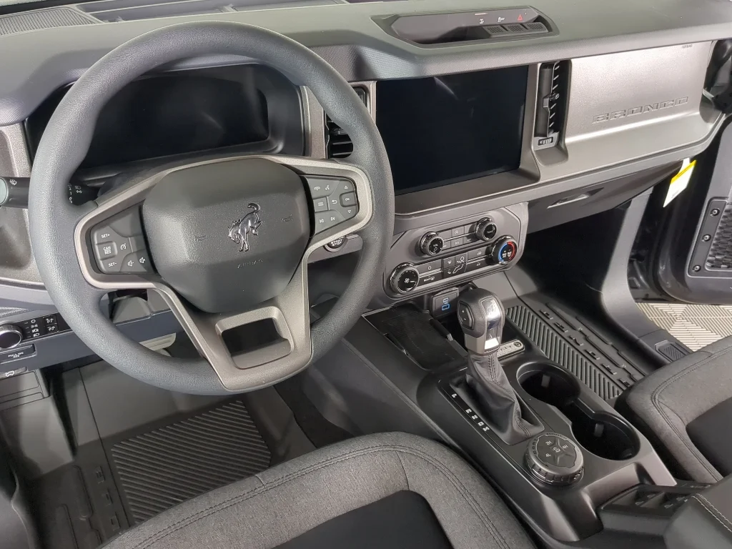 2025 Ford Bronco 4-Door Base - Photo 19
