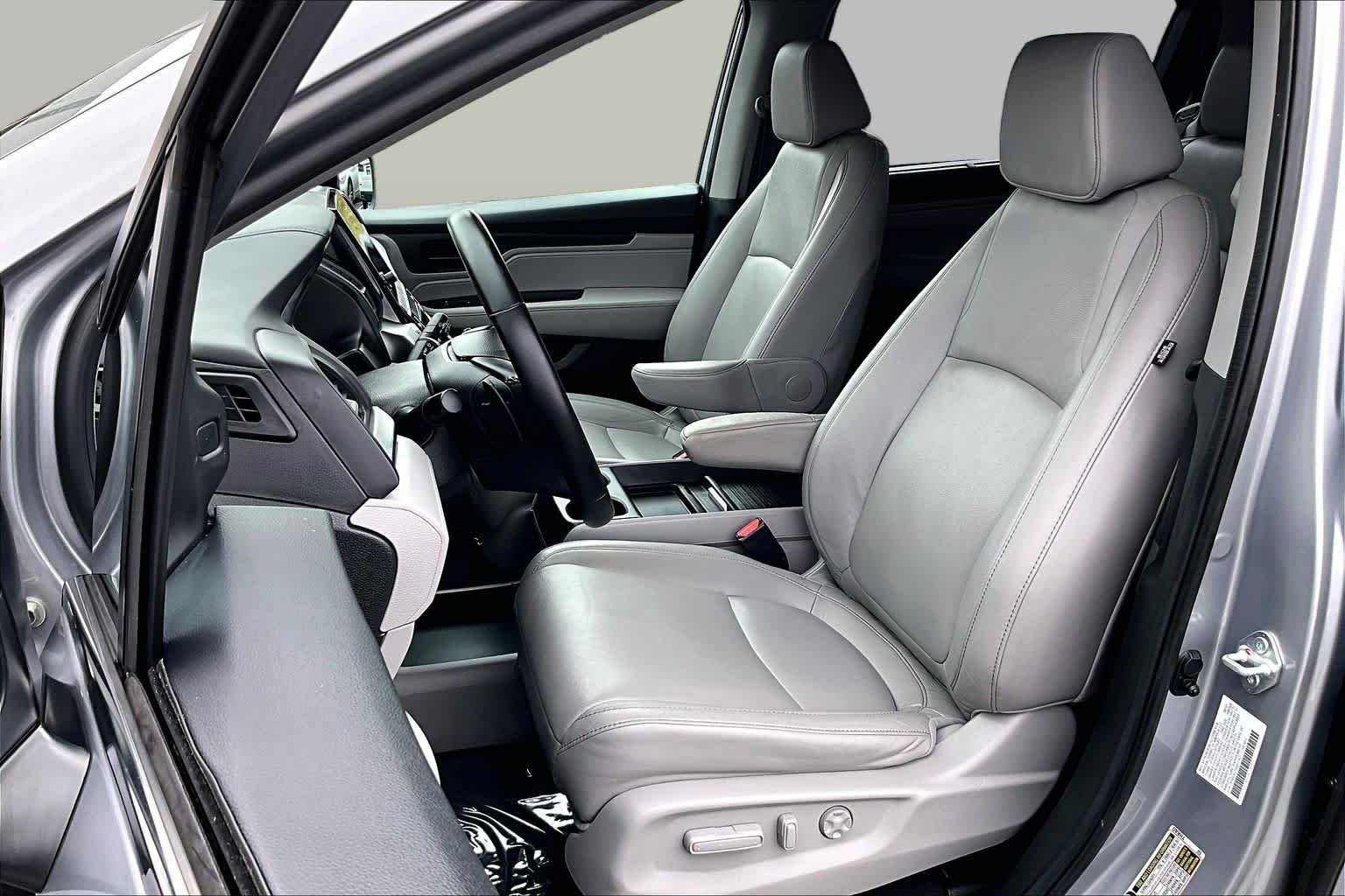 Used 2022 Lunar Silver Metallic Honda EX-L image 8