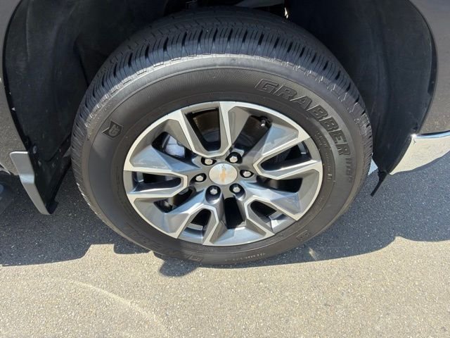 Used 2024 Gray Chevrolet LT image 30