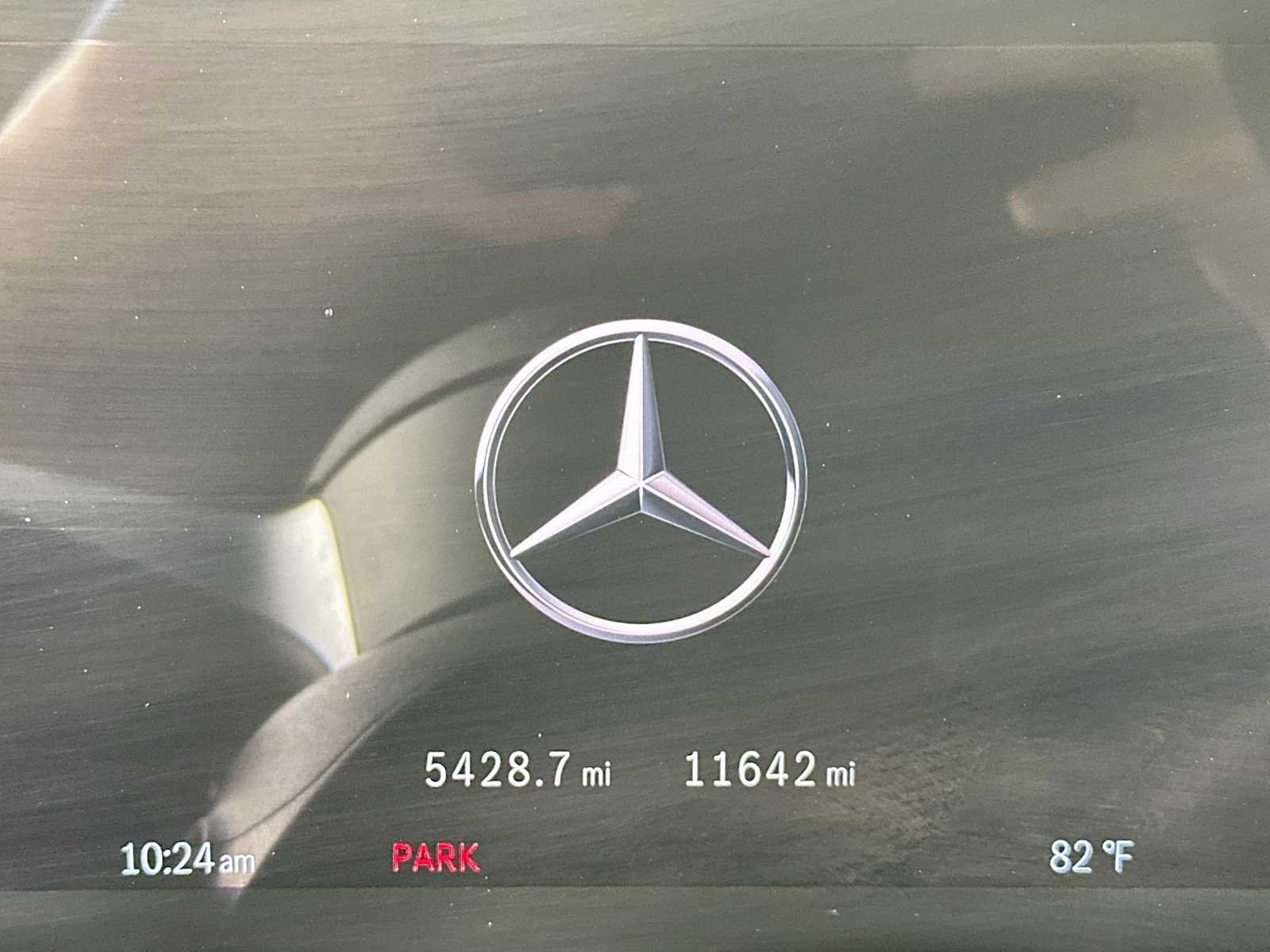 Used 2025 Polar White Mercedes-Benz GLC 300 image 12