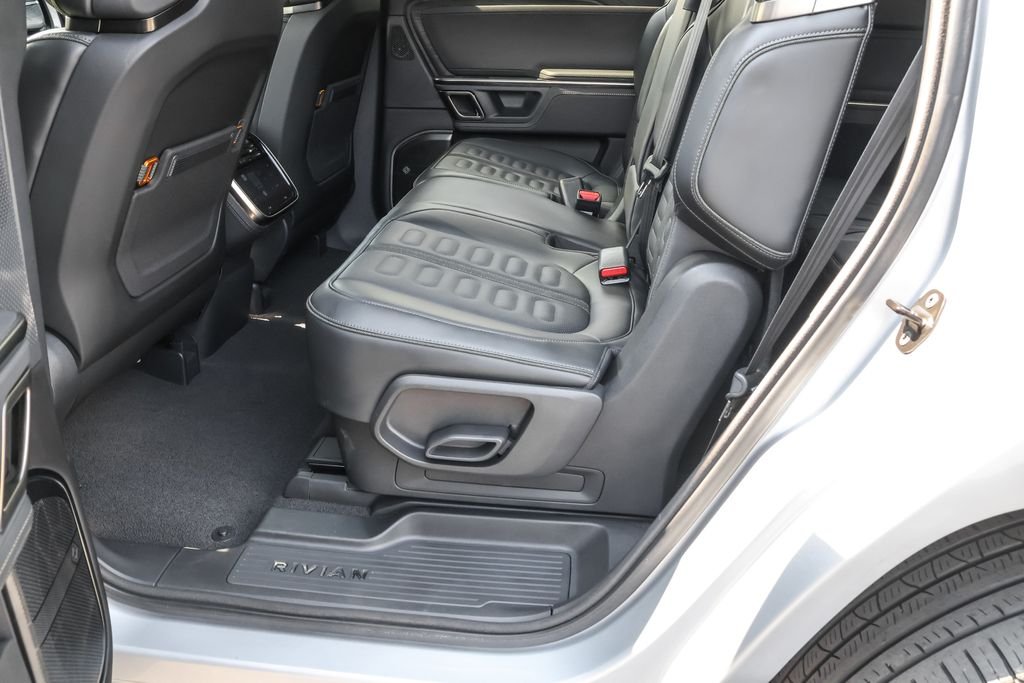 Used 2024  Rivian Adventure Dual Motor Max Pack image 28