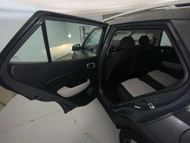 Used 2024 Gray Hyundai SEL image 22
