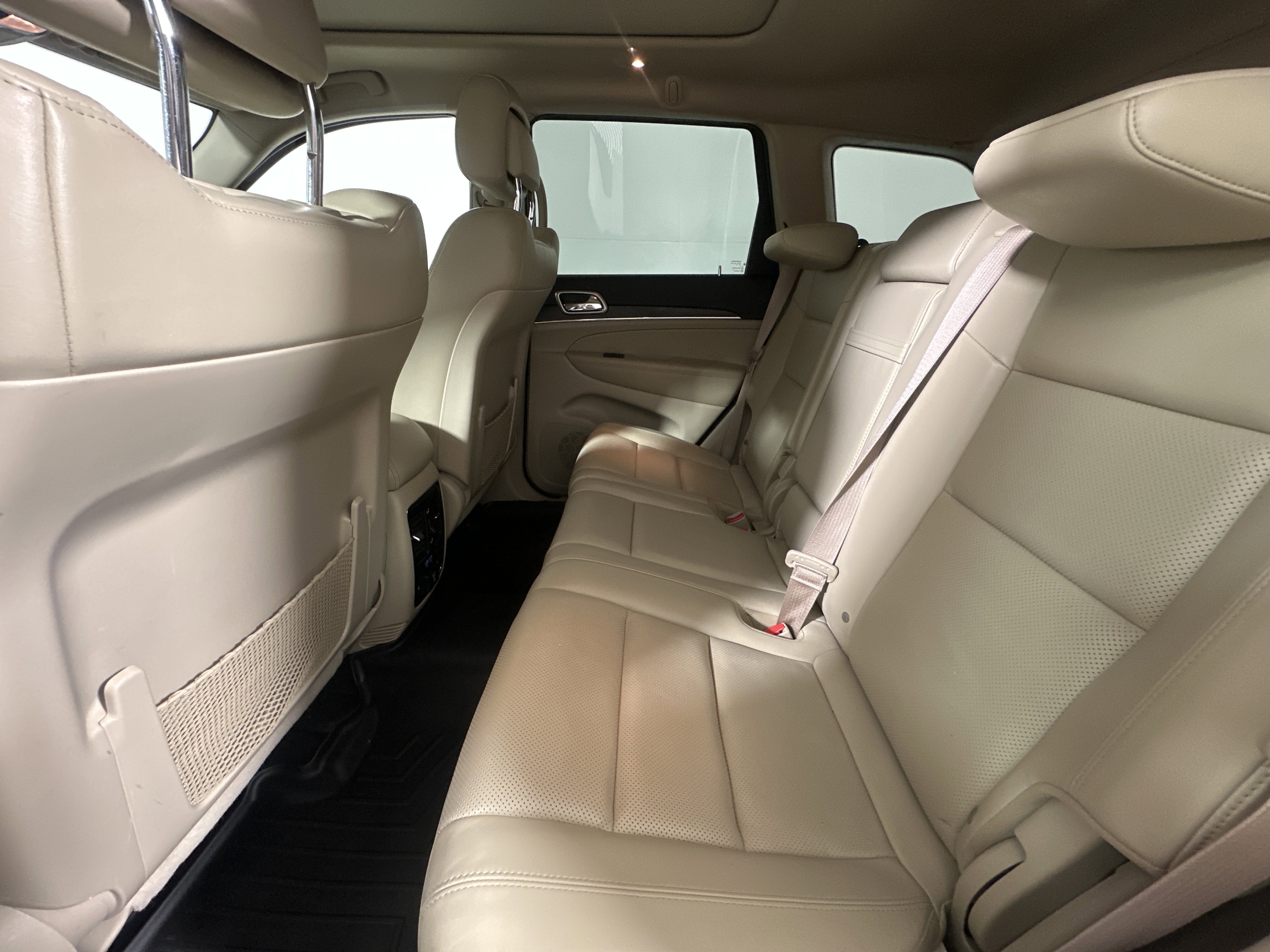 Used 2017 Velvet Red Pearlcoat Jeep Limited image 26
