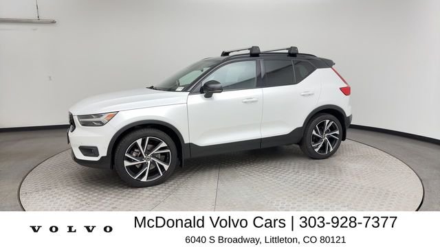 Used 2019 White Volvo R-Design image 6