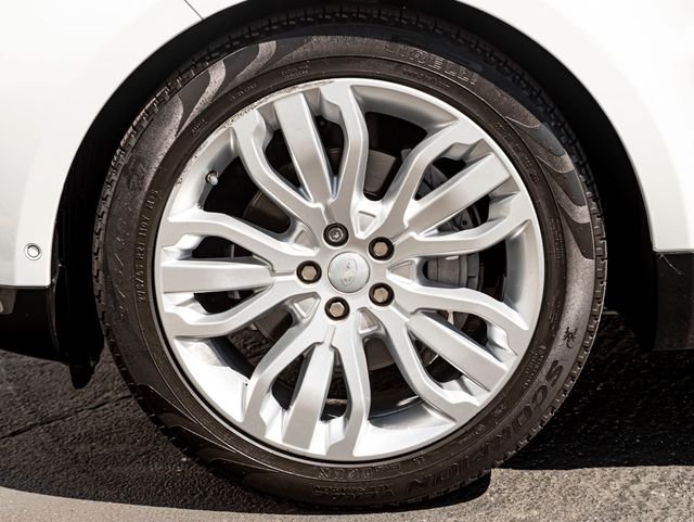 Used 2019 Fuji White Land Rover HSE image 12
