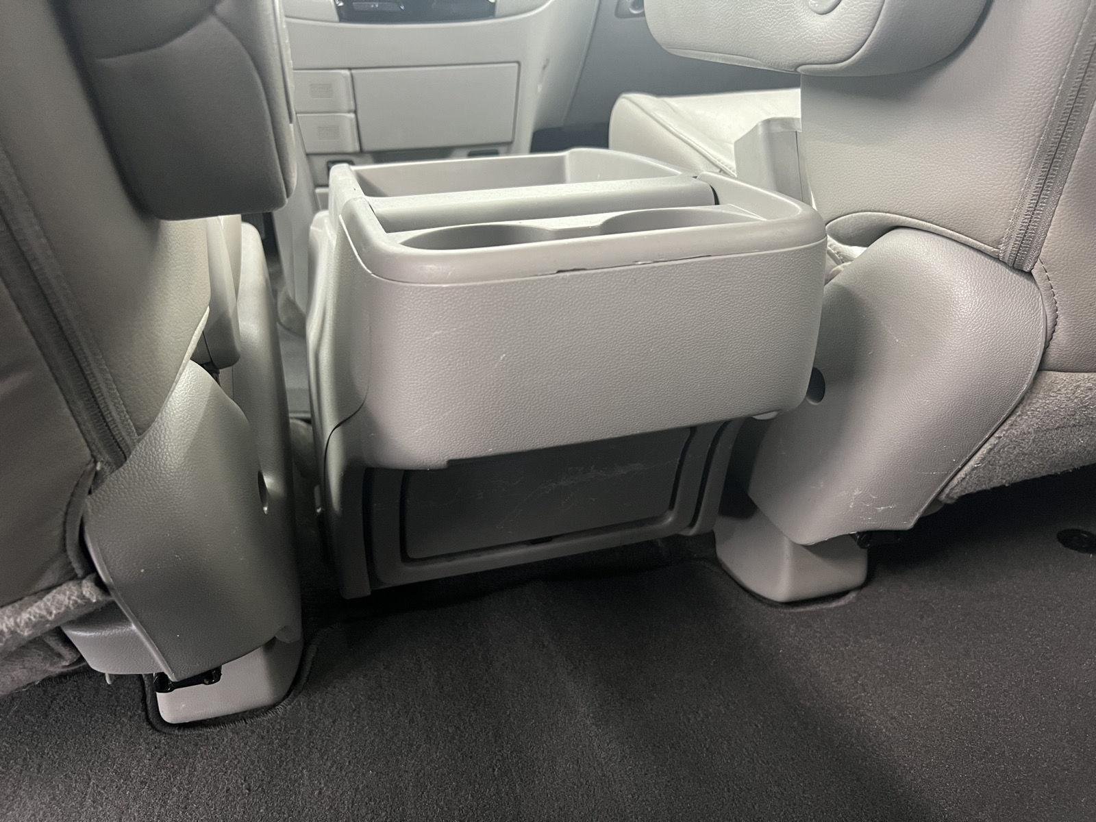 Used 2011 Alabaster Silver Metallic Honda EX-L image 27