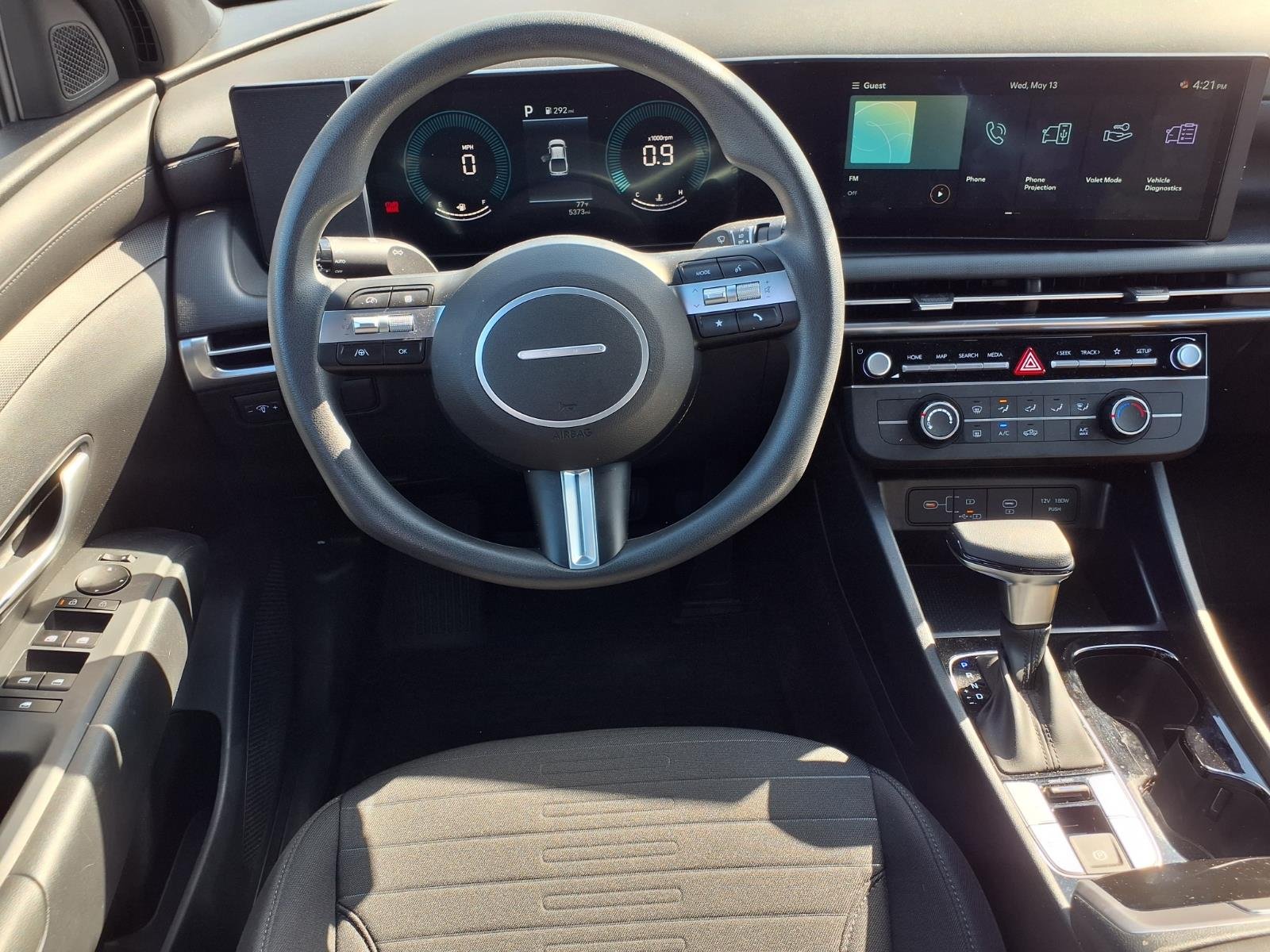 2025 Hyundai Santa Cruz SE - Photo 2