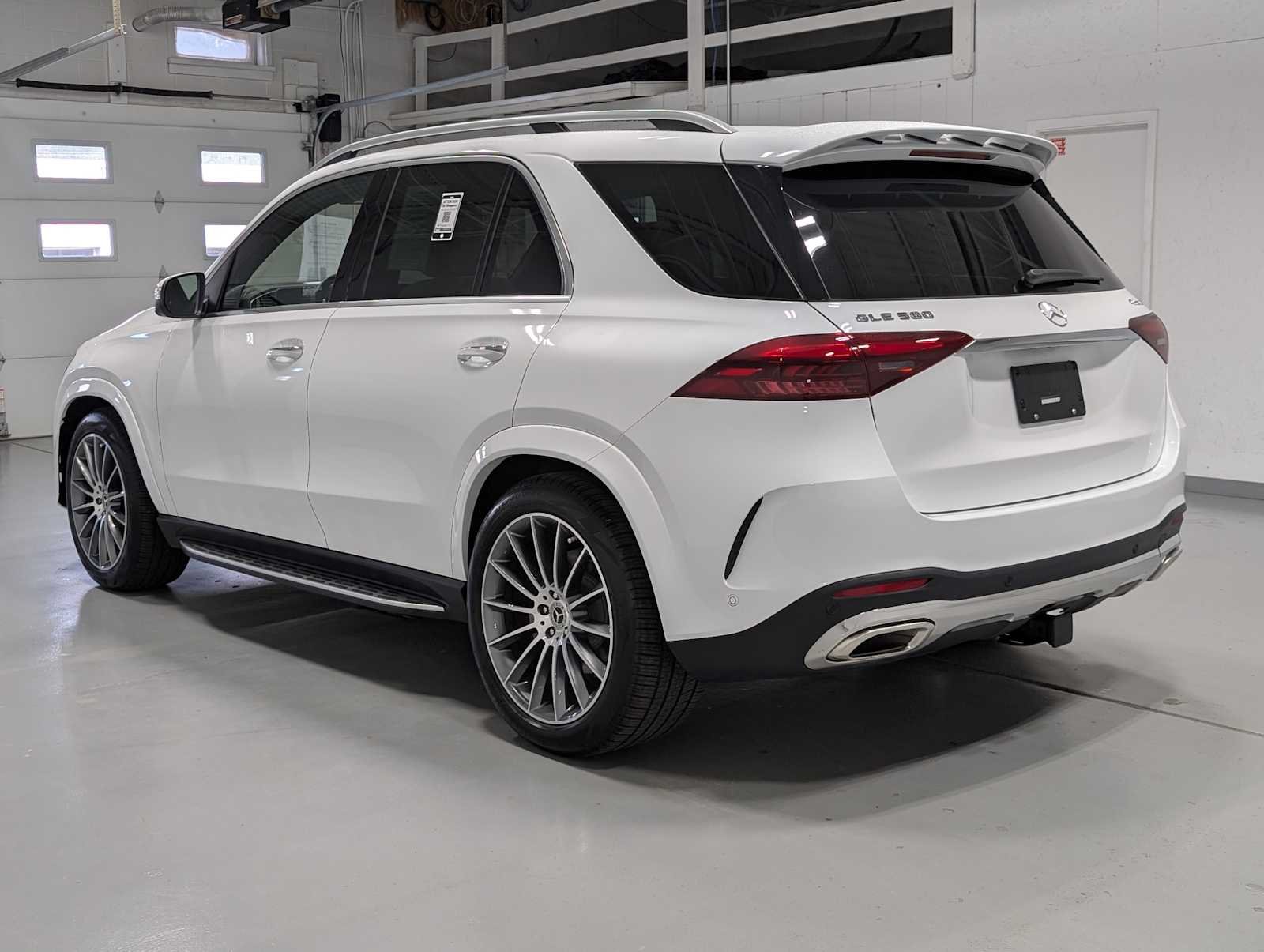 Certified Used 2026 MANUFAKTUR Moonlight White Metallic Mercedes-Benz GLE 580 image 10