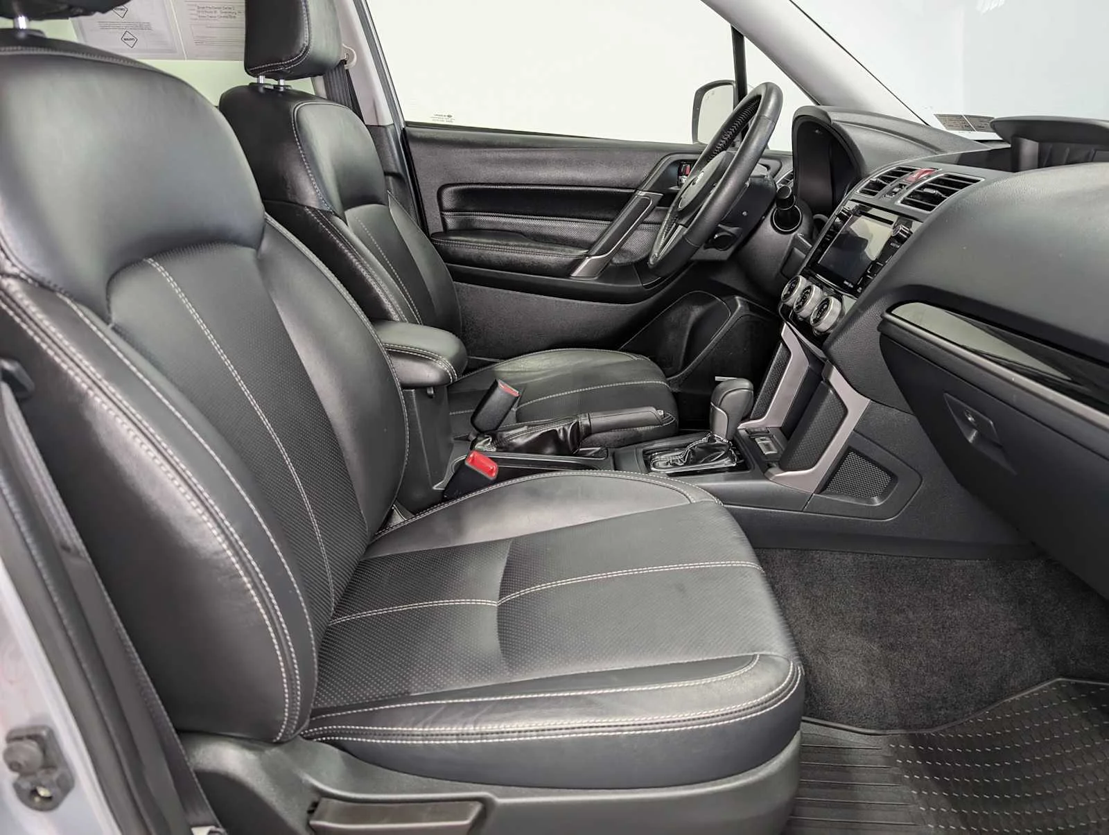 Used 2017 Ice Silver Metallic Subaru Touring image 42
