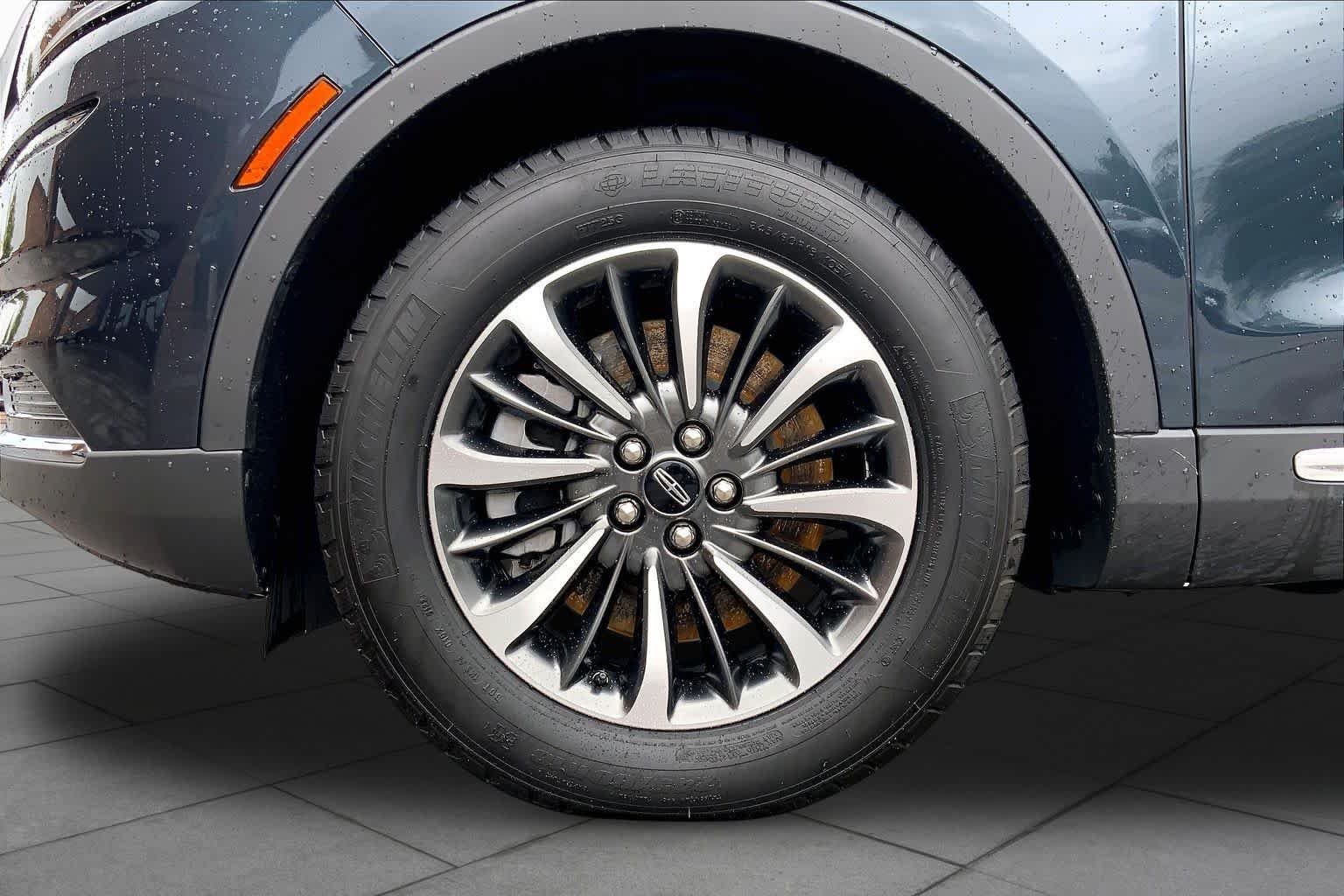 Used 2023 Flight Blue Lincoln Standard image 10