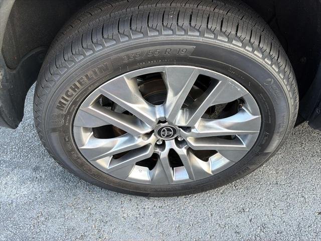 Certified Used 2023 SILVER SKY METALLIC Toyota  image 39
