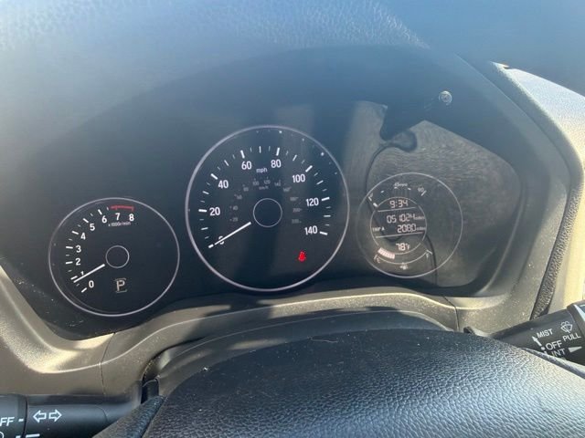 Used 2018 White Honda EX image 23