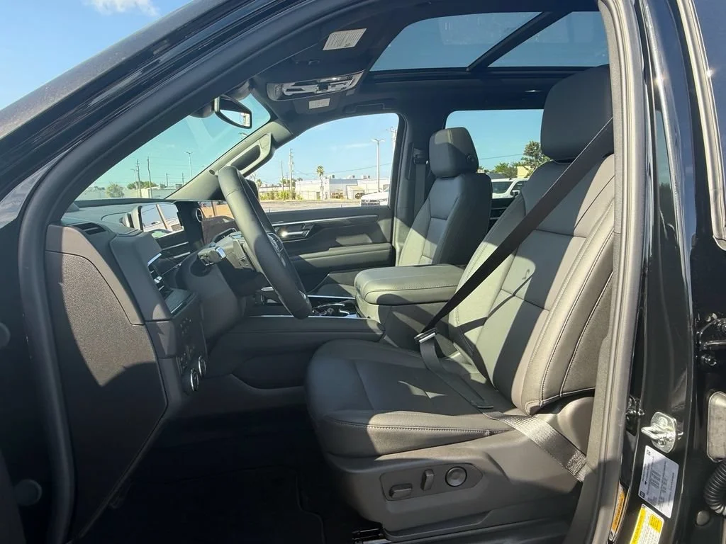 2026 Chevrolet Suburban Z71 - Photo 7
