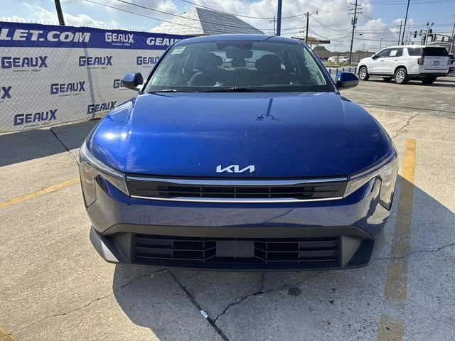 Used 2025 Blue Kia LXS image 4