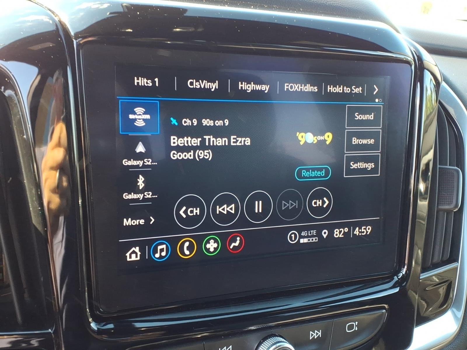 Used 2023 Silver Sage Metallic Chevrolet LT Cloth image 18