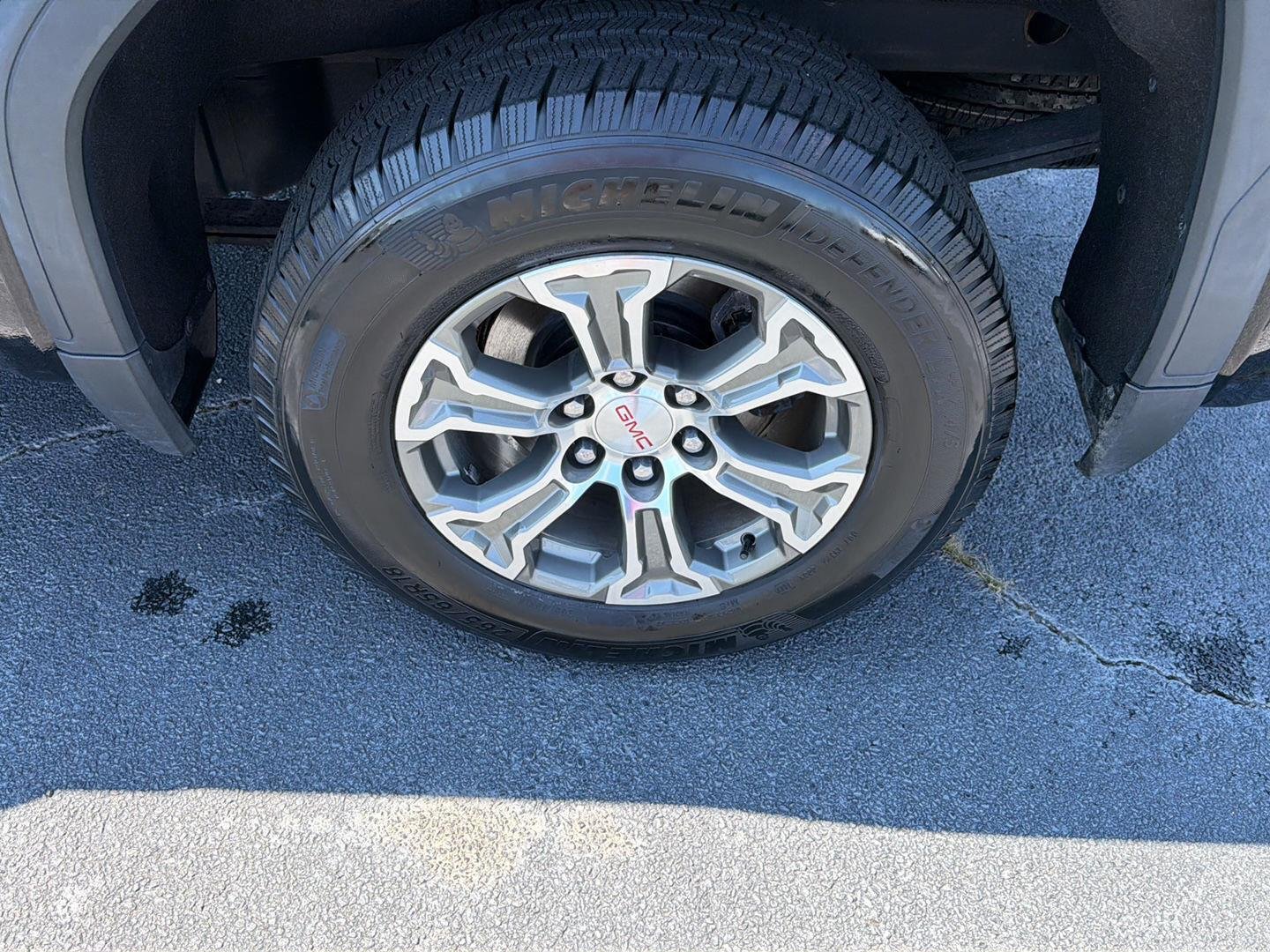 Used 2019 Onyx Black GMC SLT image 38