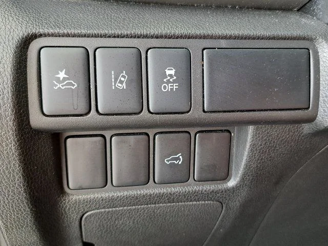 Used 2024 Black Mitsubishi SE image 13
