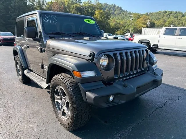 Used 2019 Gray Jeep Sport S 4x4 image 2