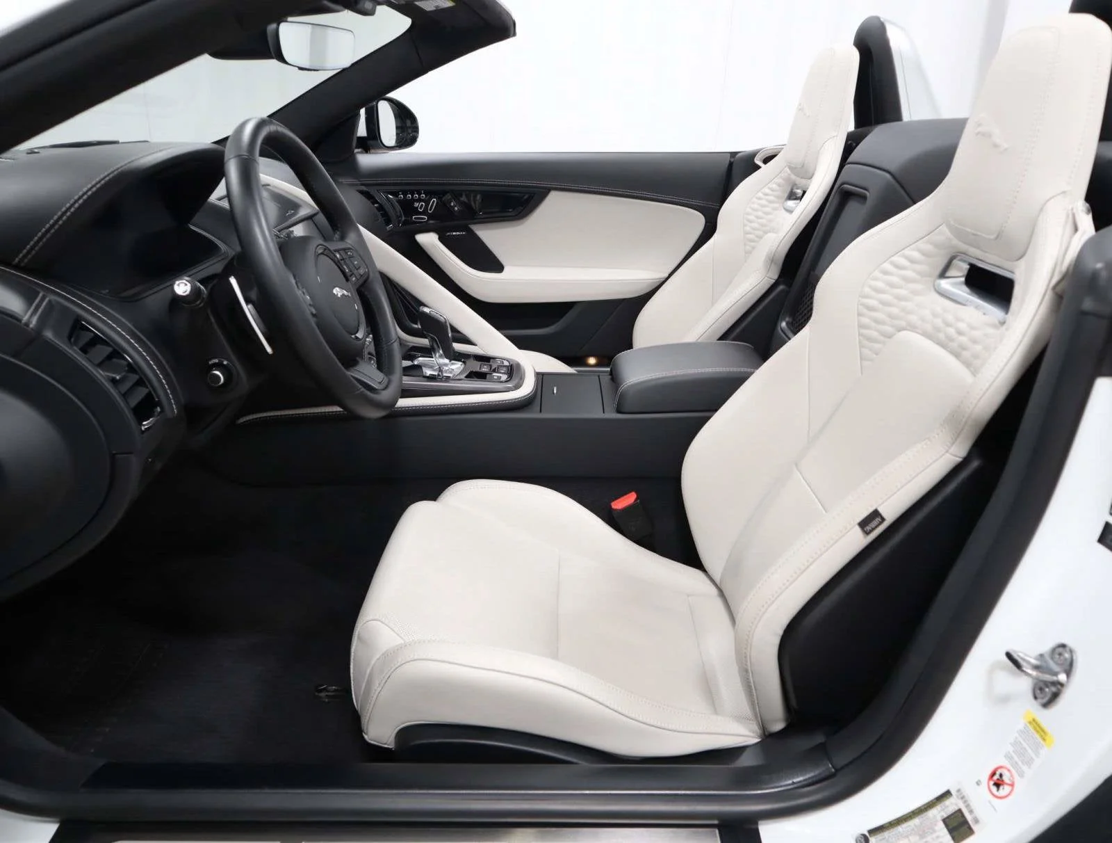 Used 2024 White Jaguar 75 image 22