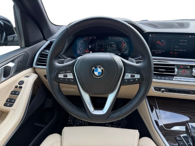 Used 2021 Black BMW sDrive40i image 13