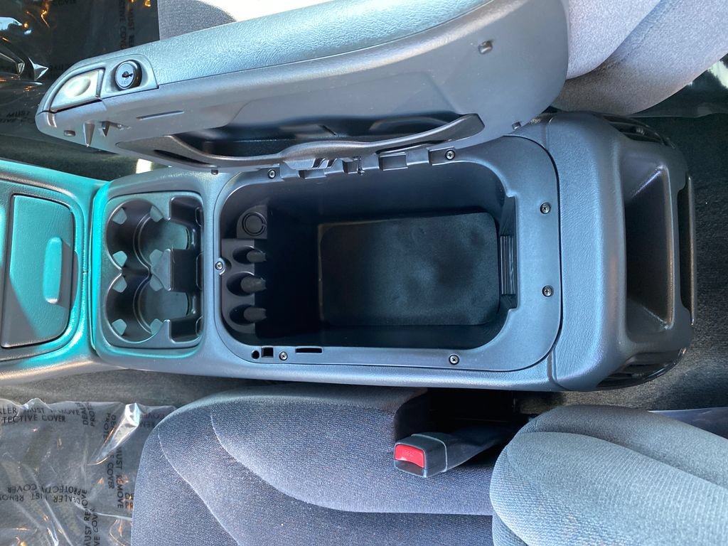 Used 2002 Onyx Black GMC SLE image 19