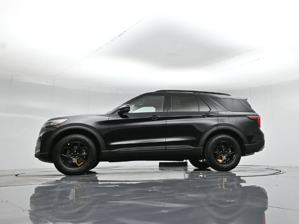 New 2026 Agate Black Metallic Ford Tremor image 7