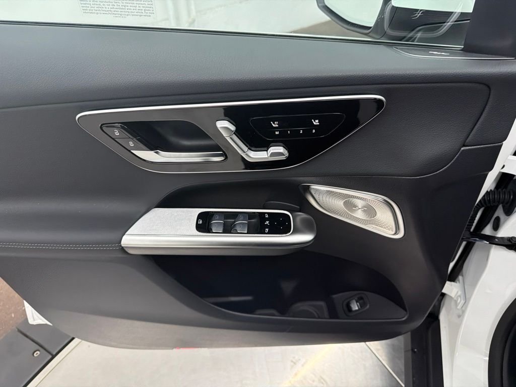 New 2027 Polar White Mercedes-Benz GLC 300 image 17