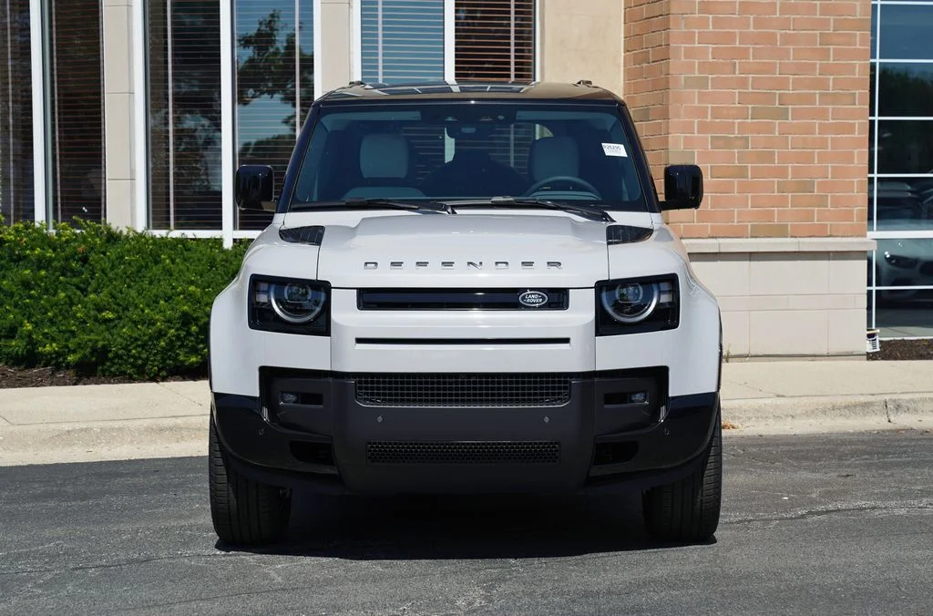Used 2026 Gray Land Rover X-Dynamic SE image 4