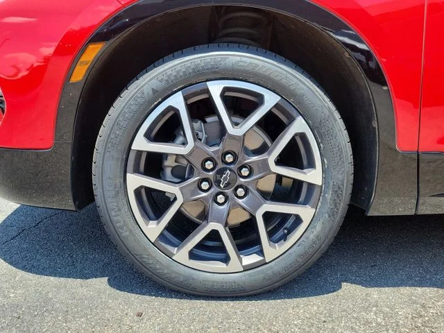 Used 2023 Red Chevrolet RS image 7