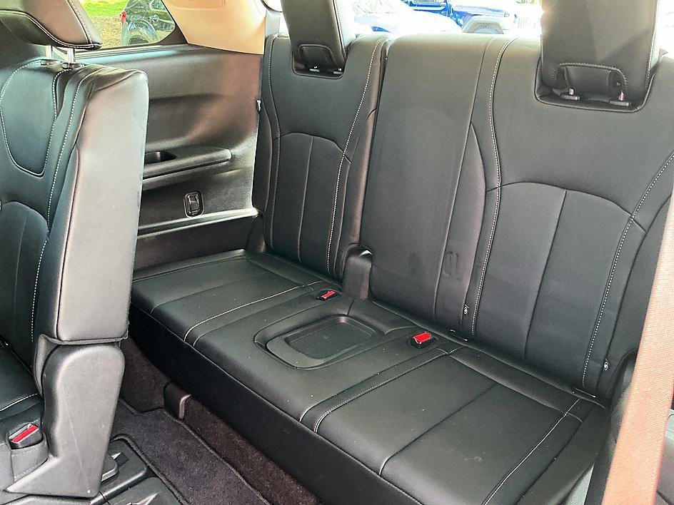 Used 2023 Mineral Black INFINITI LUXE image 28