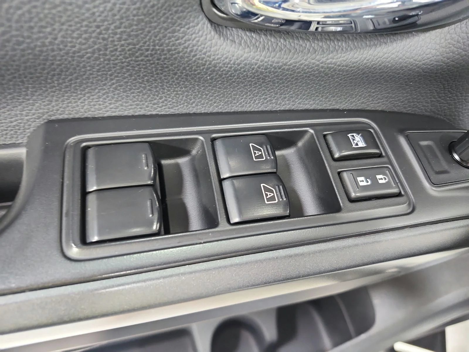 Used 2023 Glacier White Nissan PRO-4X image 34