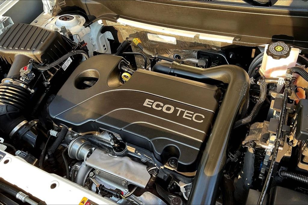 Used 2022 White Chevrolet LS image 34