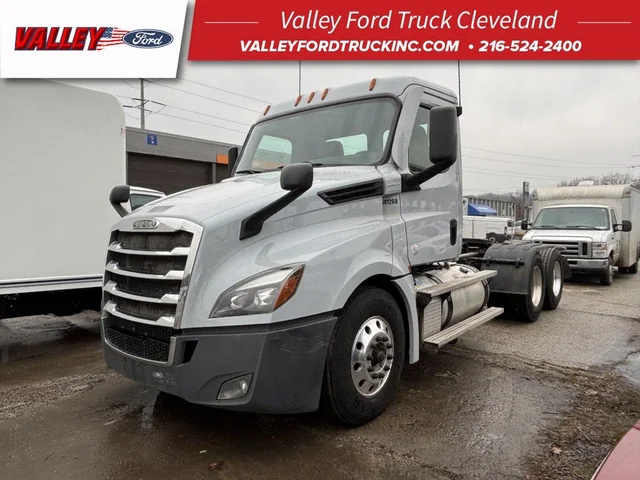 2021 Freightliner CASCADIA 126