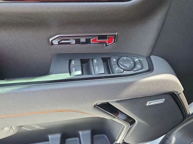 Used 2025 White GMC AT4 image 29