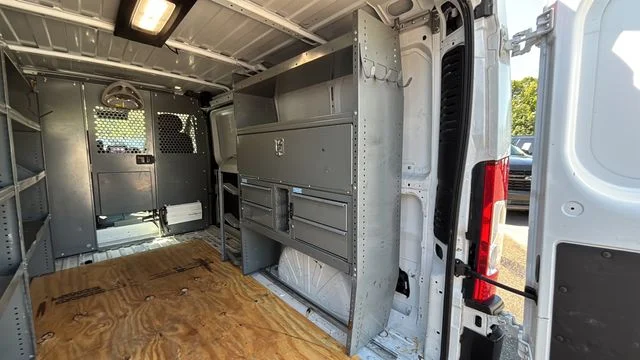 Used 2024 White Ram Base image 32