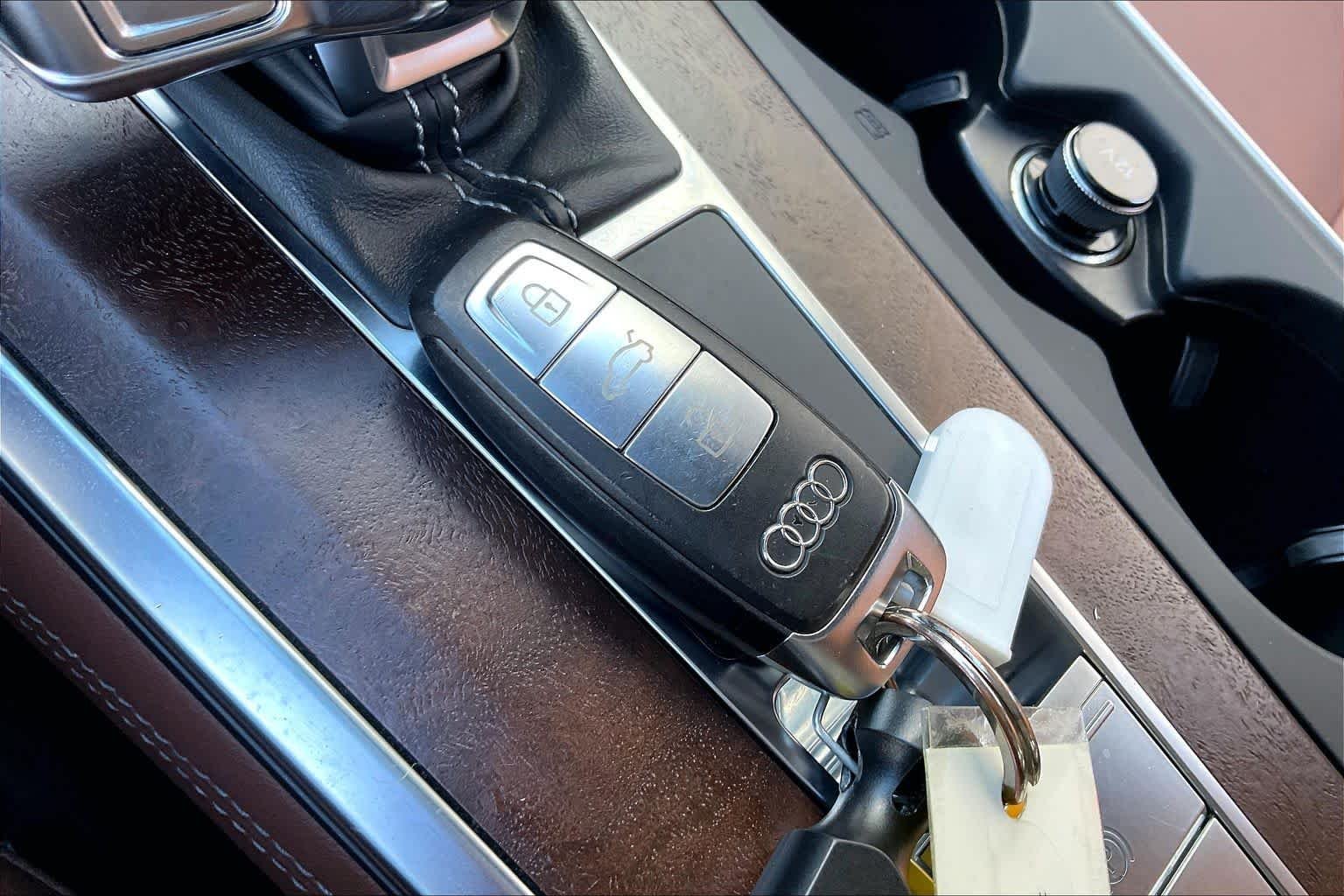 Used 2019 Mythos Black Metallic Audi Premium Plus image 14